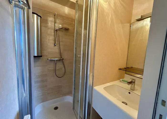 Spacieux T3 Avec Terrasse Ensoleillee Et Parking - Fr-1-494-211 Apartment *